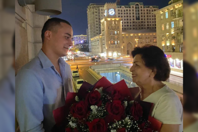 Aktrisa Kübra Əliyeva nəvəsini əsgərliyə yola salıb