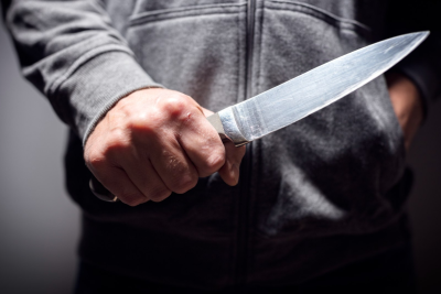 Anasını döyən şəxsi bıçaqlayan oğula HÖKM OXUNDU