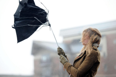 Qərb bölgəsində küləkli hava şəraiti ilə bağlı sarı və narıncı XƏBƏRDARLIQ