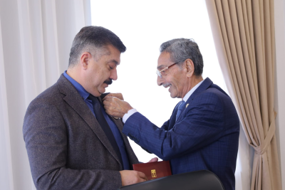 Gəncə Dram Teatrının direktoru mükafatlandırılıb