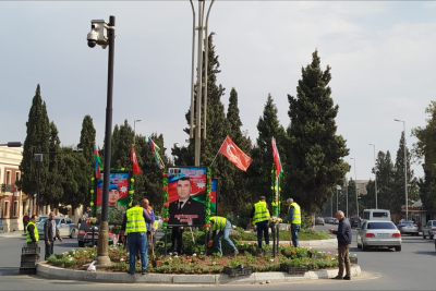 Şəhər ərazisinə mövsümü güllər əkilib