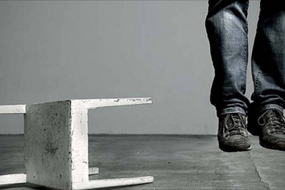 38 yaşlı kişi özünü asdı