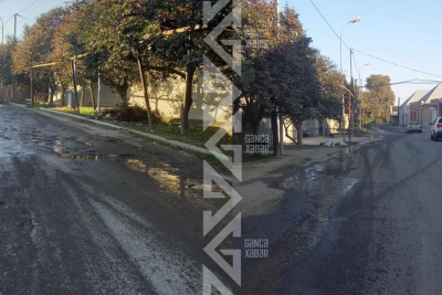 Gəncədə küçələrin biri bataqlığa çevrilib