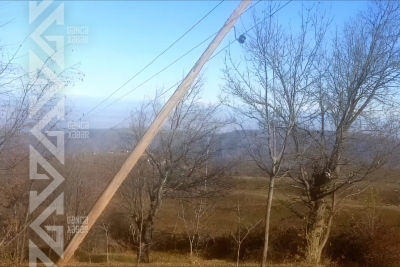 Qəzalı dirəklər sakinlərin narahatlığına səbəb olub