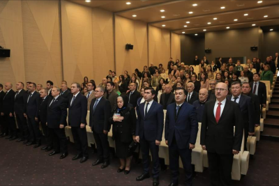 Gəncədə Dövlət Bayrağı Günü ilə bağlı tədbir keçirilib