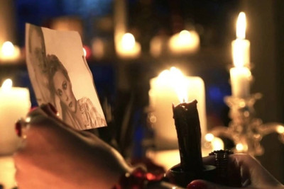 Ərə getmək istəyən qadın falçıya yazdı, 22 mini getdi 