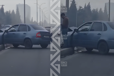 Gəncədə “Lada” işıq dirəyinə çırpılıb - VİDEO