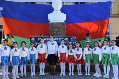 Gəncədə məktəblərin birində "Yaşa Azərbaycan!" adlı tədbir keçirilib