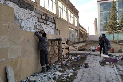 38 saylı hərbi şəhərciyin fasad barısının təmirinə başlanılıb