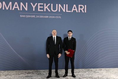 İlham Əliyev İmaməddin Xəlilovu mükafatlandırıb