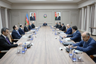 Təyyarə qəzası ilə bağlı yaradılmış Dövlət Komissiyasının iclası keçirilib