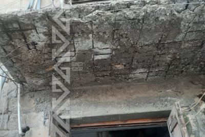 Gəncədə binanın qəzalı girişləri - FOTO