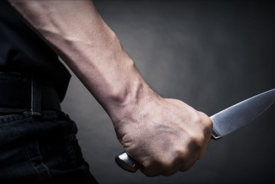 Xəyanətkar kişi uşaqlarını görmək üçün QAYINATASINI BIÇAQLADI