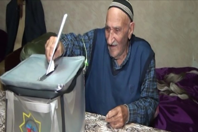 Yevlaxda 100 yaşlı kişi seçkilərdə iştirak etdi