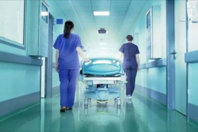 Mingəçevirdə maşının vurduğu 8-ci sinif şagirdi xəstəxanada öldü