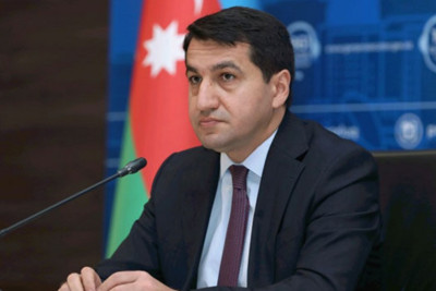 Hikmət Hacıyev: “Təyyarə qəzasının nəticələri ilə bağlı yaxınlarda geniş açıqlama olacaq”