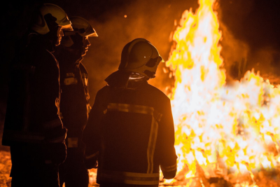 Bir tondan çox ot bağlaması yandı