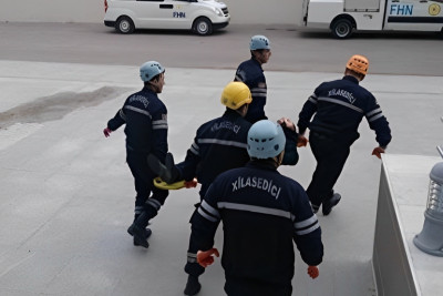 Gəncədə biri uşaq olmaqla iki nəfər xilas edilib