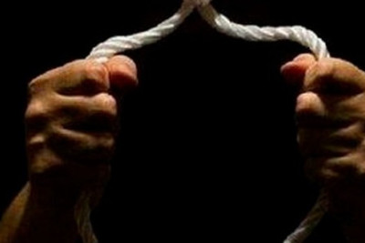 Şəmkir sakini dayısının evində özünü asdı