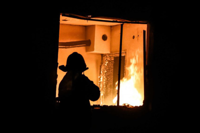 Qazaxda 2 mərtəbəli ev yanıb