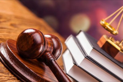 Məhkəmə iki polisin öldüyü qəzada günahlandırılan sürücü ilə bağlı qərar verildi