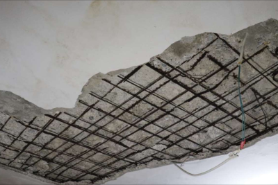 Qazaxda sinif otağının tavanı çöküb