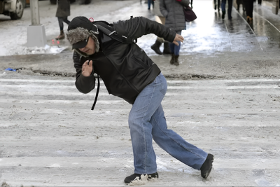 Sürüşsəniz, zərbənin gücünü azaltmaq üçün oturun - FHN-dən TÖVSİYƏ