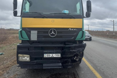 Üç avtomobil toqquşub, xəsarət alanlar var - FOTO