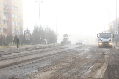 Gəncə sakini: “Sağ olsunlar, asfalt çəkilir, amma…” - VİDEO