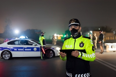 Baş Dövlət Yol Polisi İdarəsi dumanlı hava şəraiti ilə bağlı sürücülərə xəbərdarlıq edib