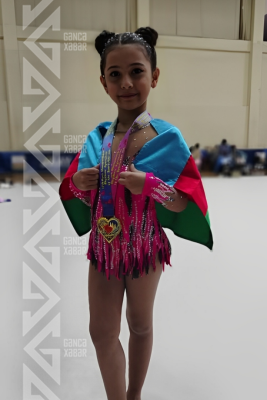 7 yaşlı gimnastımız qızıl medal qazandı - FOTO