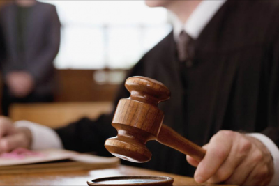 Anasını 8 dəfə bıçaqlayan 17 yaşlı oğulun MƏHKƏMƏ TƏFFƏRRÜATI və CƏZASI