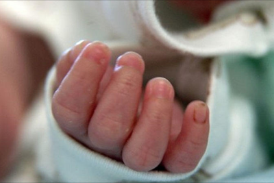 Doğuş zamanı daha bir körpə öldü