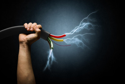 65 yaşlı kişi qeyri-adi intihar edib