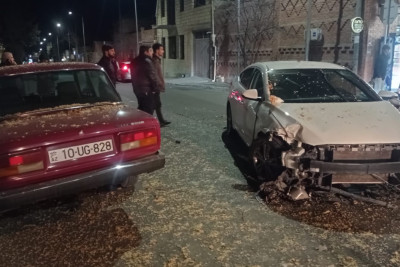 Gəncədə minik maşınları toqquşdu