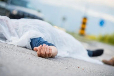 Piyada qəzada öldü