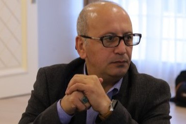 "Kim deyir ki, teatrlara getmirik?” – Gəncəli teatrşünas-tənqidçi