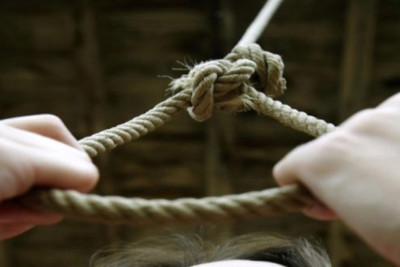 32 yaşlı kişi özünü öldürdü