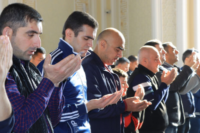 Gəncədə bayram namazı qılınıb