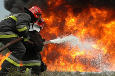 Şəmkirdə istixana yanıb