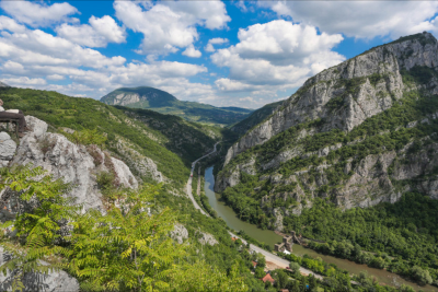 81 yaşlı qadın dərəyə yıxılıb öldü