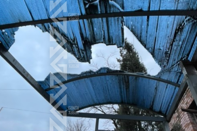 Gəncədə yararsız dayanacaq pavilyonu: Çarə qılan yoxdur