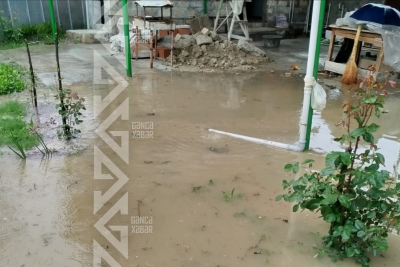 Mingəçevirdə arx daşdı, 18 yaşayış evinə su doldu