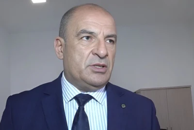 Qalmaqallı direktor işdən çıxarıldı