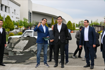 Fərid Qayıbov Gəncə stadionunun inşası ilə maraqlanıb - FOTO