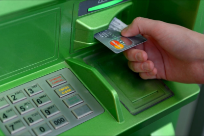 Kartlardan daha 20 min manat oğurlandı