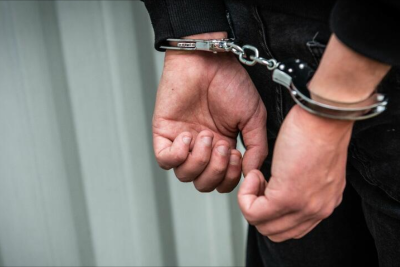 17 yaşlı yeniyetmə 31 yaşlı kişini bıçaqladı