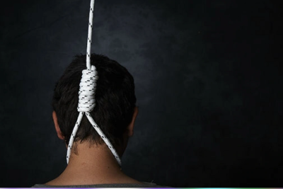 Şəmkirdə 18 yaşlı gənc özünü asıb