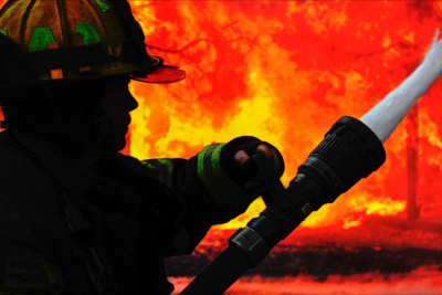 Elektrik naqillərində yaranan qısa qapanma 4 otaqlı evi məhv etdi