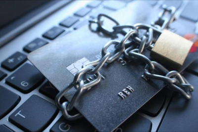 Ötən gün bank kartlarından 3 min manat oğurlanıb